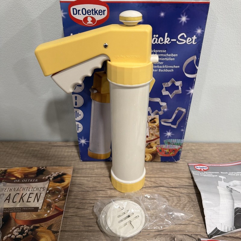 Dr Oetker Cookie Press With Molds / Cutters / Piping Tips Weihnachtsgeback Set gallery