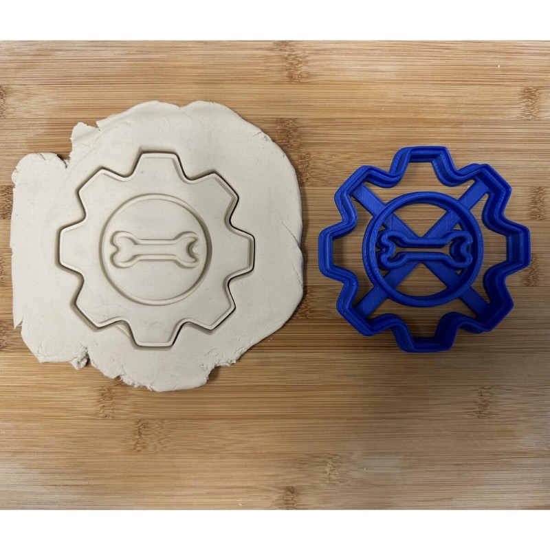 Gear Shaped Cookie Cutter with Wrench Design for Mechanics and Engineers 4×4