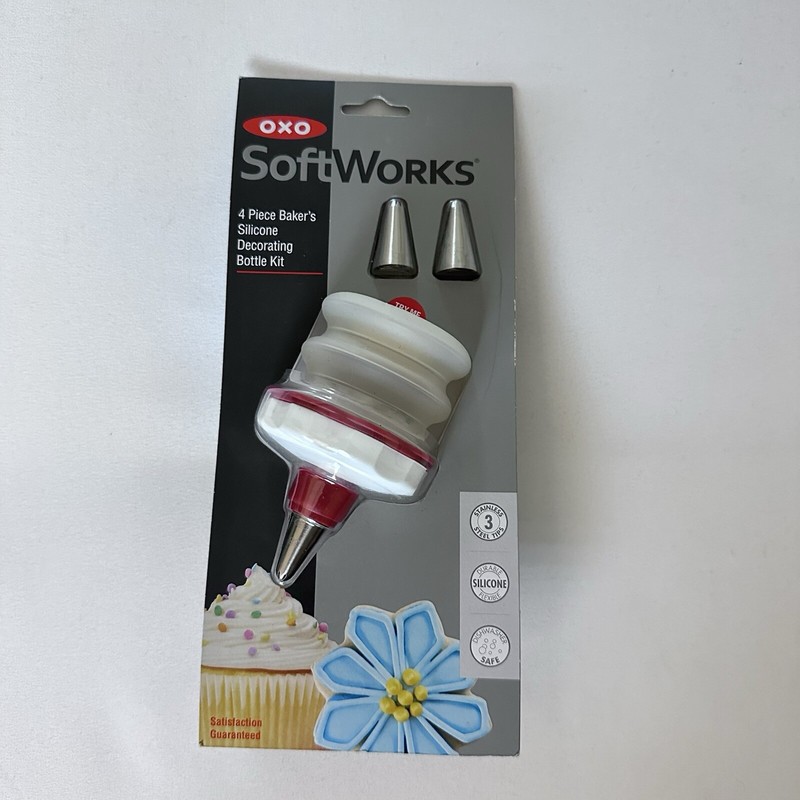 New OXO Soft works Good Grips Decorating Piping Tube with Tips (4 Piece) Durable