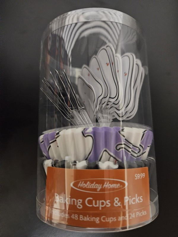 Holiday Home Halloween Baking Cups & Picks – Bats & Ghosts Theme
