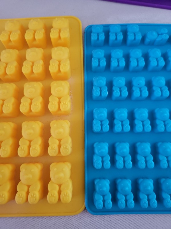 Gummy Bear Silicone molds. 2 sizes. 2/BARRETLGQ. 2/MOLDS 4 BEARS gallery