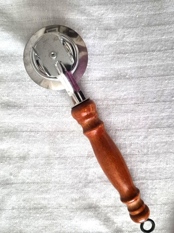 Vtg Wood Pie Crimper Pastry Edge Trimmer Cutter Wheel gallery