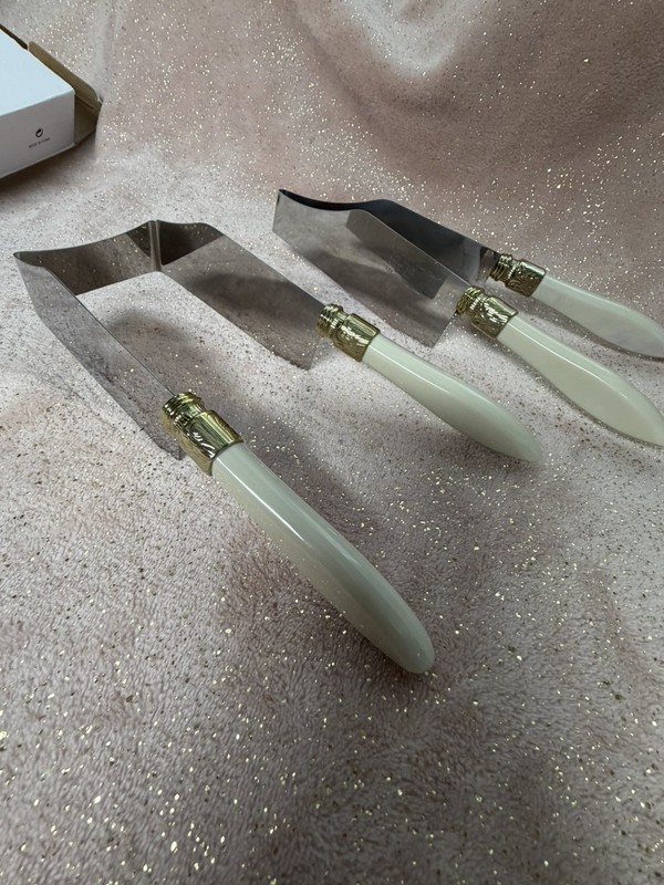 Debbie Meyer Cake Cutter Stainless Steel Set of 2 Ivory, NEW!