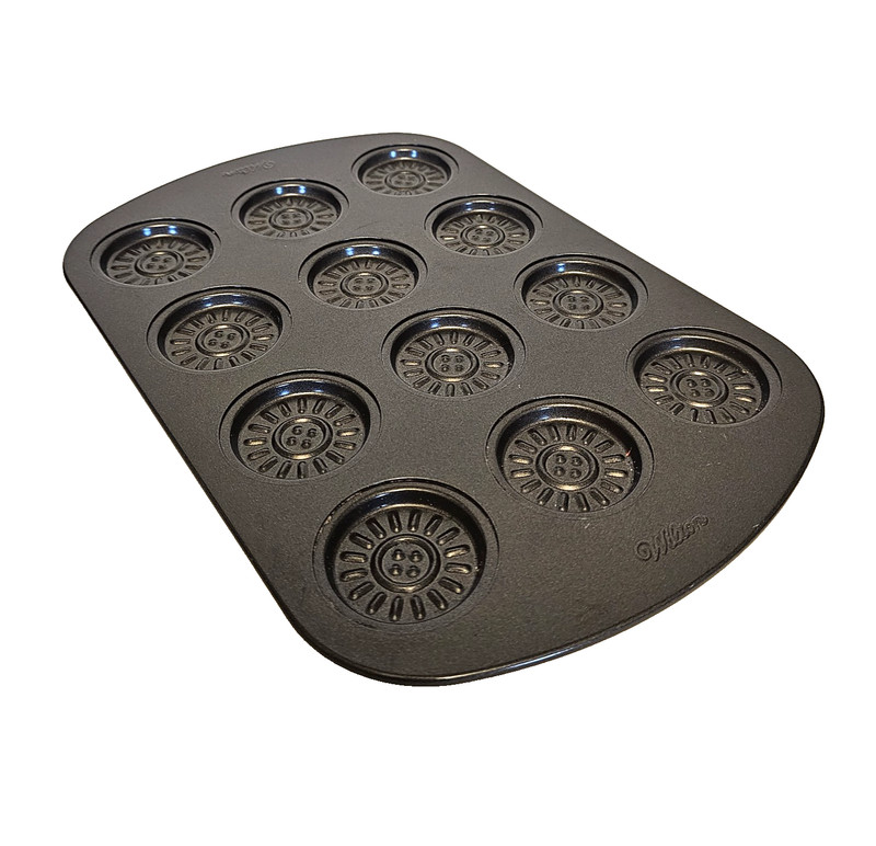Wilton Metal Baking Non-stick Pan Bakeware 12 Candy Molds Sunshine 11" x 7.5" gallery
