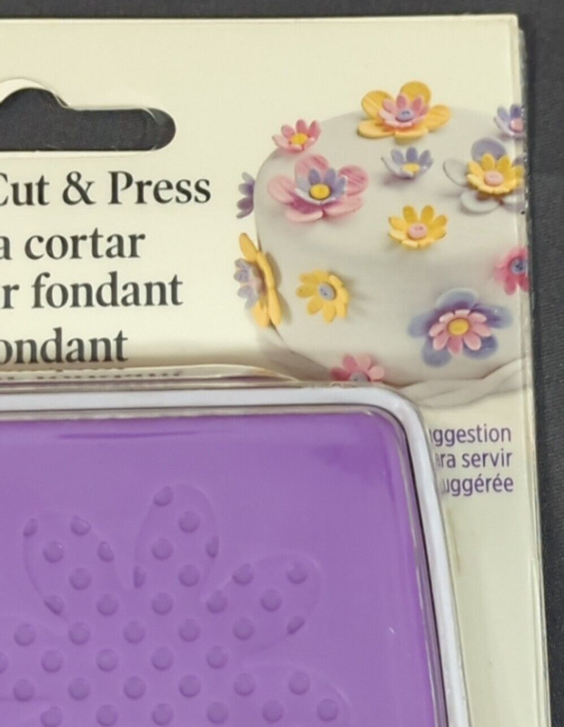 Lot Wilton Fondant Molds Cut & Press Cake Decorating VTG 2010-11 Flowers Borders gallery