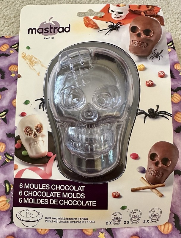 BRAND NEW Mastrad 3-D Chocolate SKULL MOLD – Set Of 3 With 3 Different Sizes