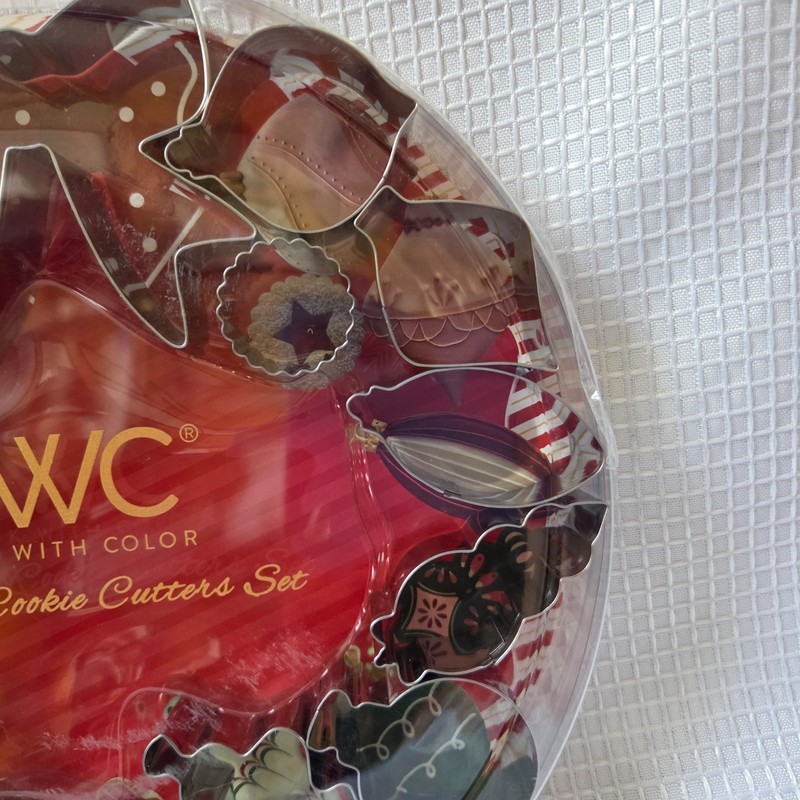 CWC Cook With Color 19 Piece Cookie Cutter Set Metal Vintage Ornament Designs gallery
