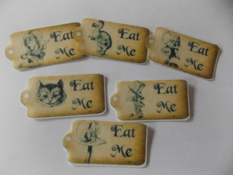 12 PRECUT Edible Alice Eat Me Labels wafer/rice paper cake/cupcake toppers gallery