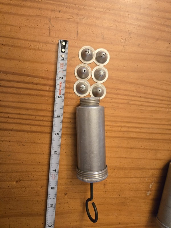 Mirro Vintage Aluminum Cake Frosting Decorating Press with 6 Tips
