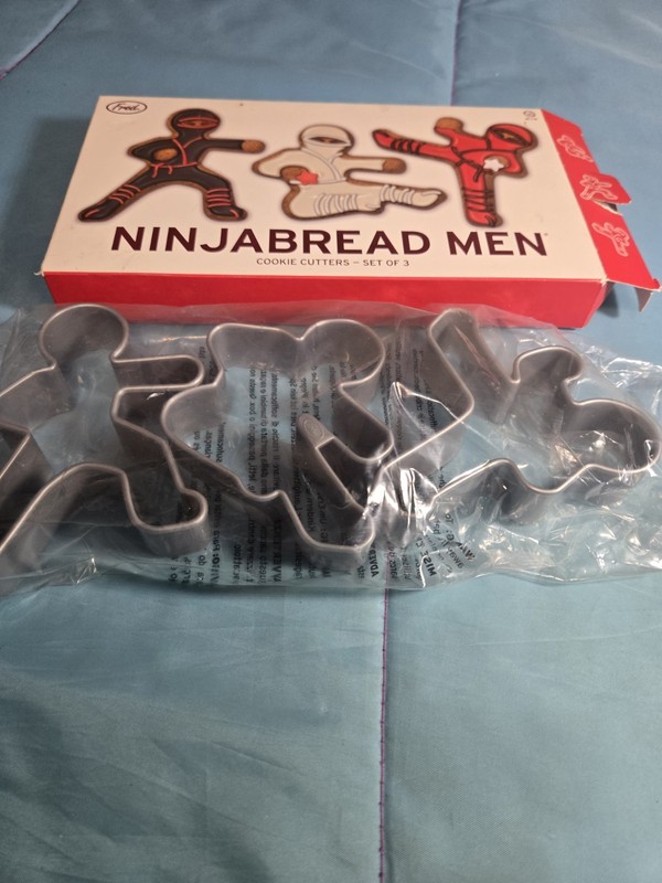 Ninja Men Ginger Bread Cookie Cutter Fred & Friends Cut Out For Action 2010 New gallery