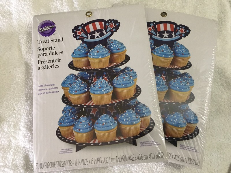 Wilton Cupcakes-N-More Dessert Stand 3 tiered Patriotic 4th July X2