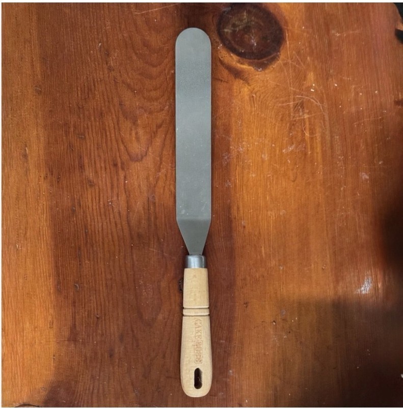 Cake Boss Beechwood 8” Offset Icing Spatula Knife Spreader Stainless Steel