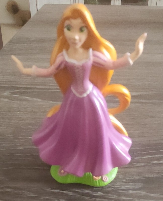 Disney Tangled Rapunzel Princess Cake Topper Figure 4″ tall