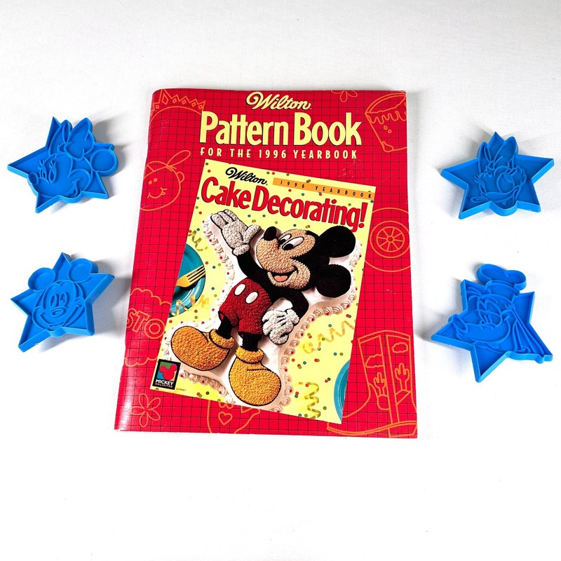 Wilton Cake Decorating 1996 Pattern Book Mickey Cover & Disney Cookie Cutters