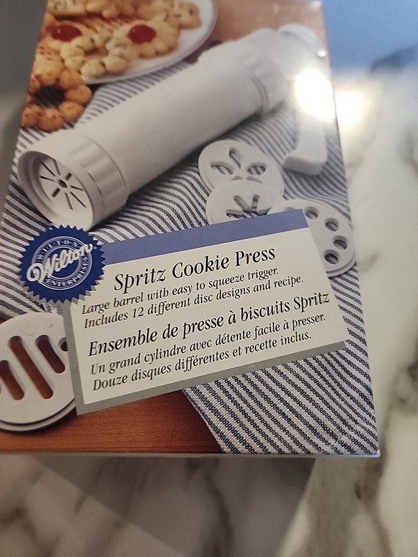 Vintage Wilton Spritz Cookie Press #2104-4000 In Box W/ 12 Discs Included gallery