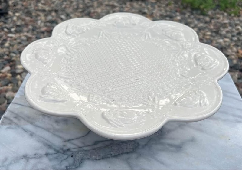 Bordallo Pinheiro Bunny Rabbit Cake Stand Platter Scalloped Edges Portugal gallery