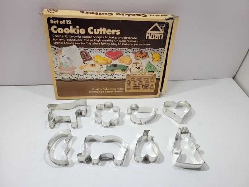 HOAN 8 Piece Tin Cookie Cutter Set Bakers Collection With Original Box
