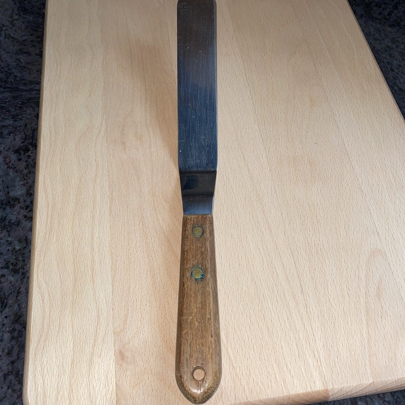 VINTAGE WILTON Steel Blade Offset Icing Spatula Wood Handle 8