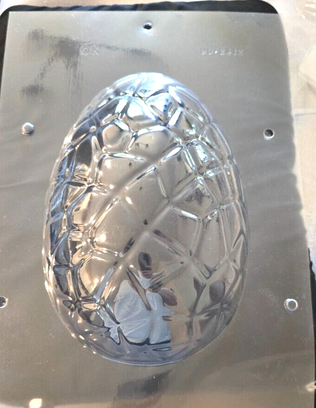 Chocolate Mold – 3D Mold – Extra Large Cracked Egg