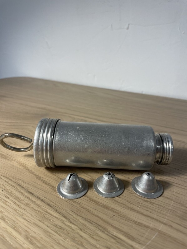 Vtg Cakes Cookies Frosting Decorator Set Mirro Aluminum Press 3 Tips Stars Dot