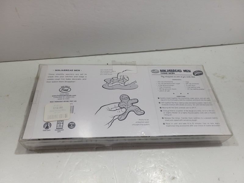 Set of 3 Fred and Friends Ninja Bread Men Easy Grip Cookie Cutter ABS Plastic gallery