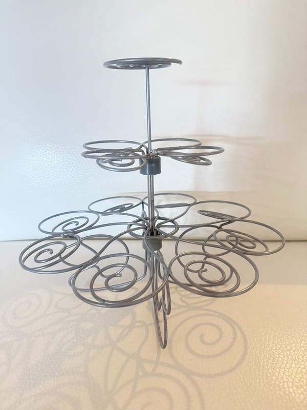 WILTON ROTATING CUPCAKE TREE STAND TIERED METAL DESSERT DISPLAY HOLDER PARTY
