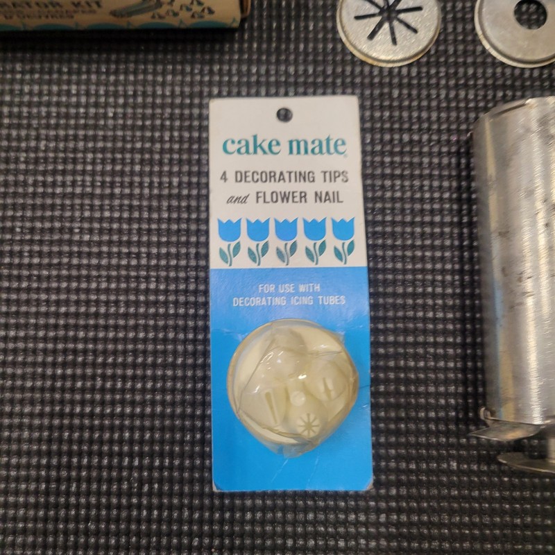 Lot of Vintage Aluminum & Plastic Cake Decorator Piping Tools gallery