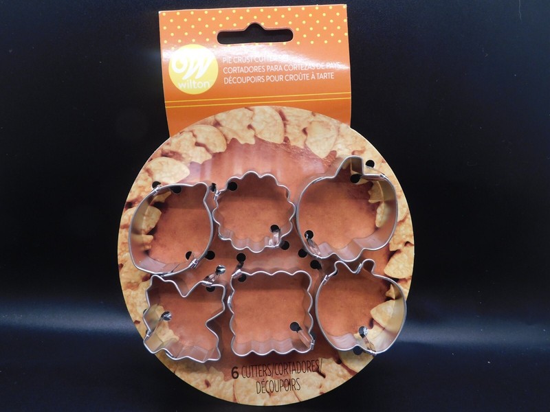 Wilton fall themed Pie crust cutter set 6pcs