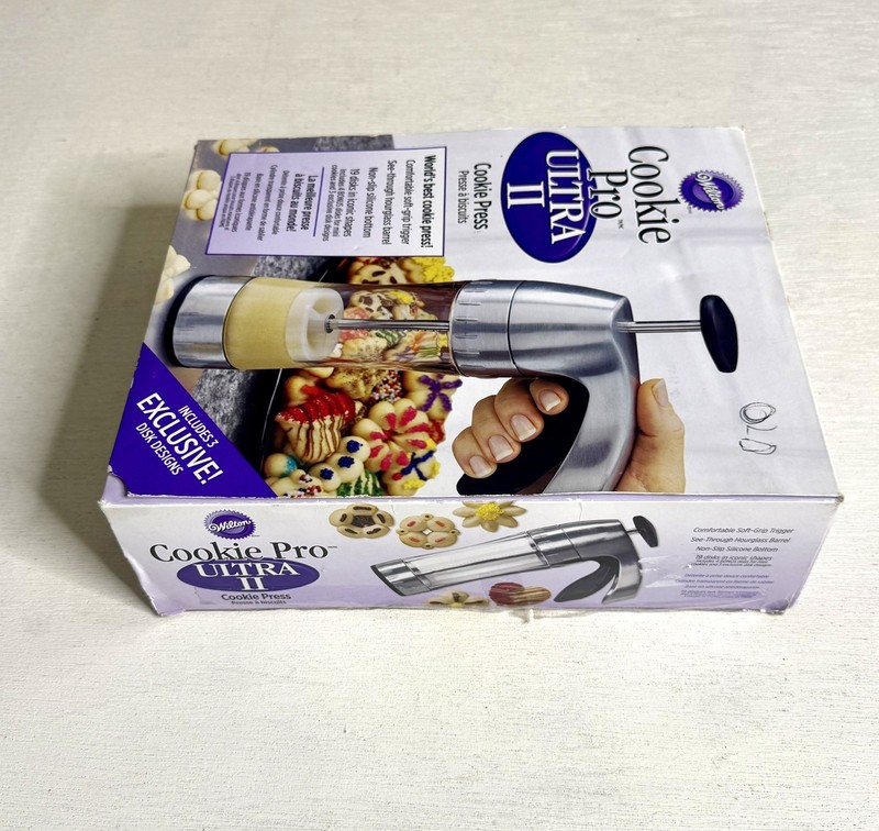 Wilton Cookie Pro Ultra II Cookie Press 19 Disks Pastries Pastry Dessert Baking gallery