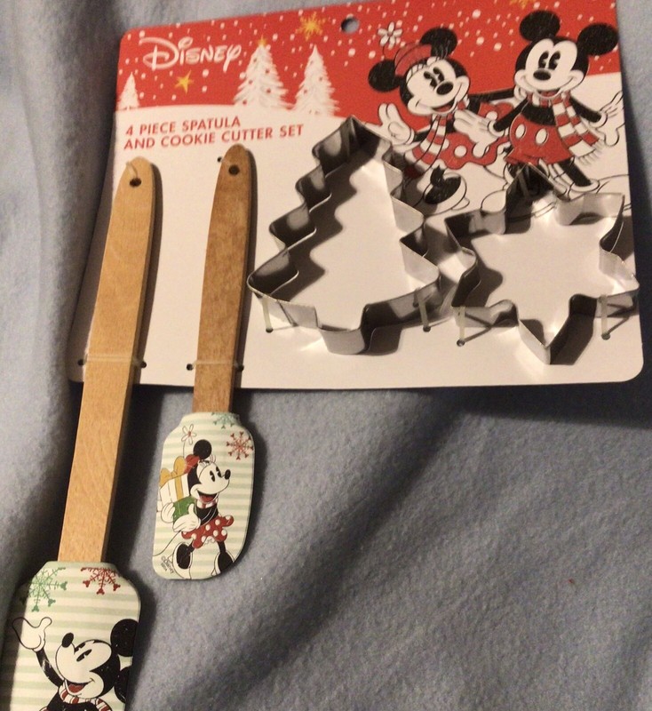 Disney Christmas Spatula & Cookie Cutters Set Of 2 New