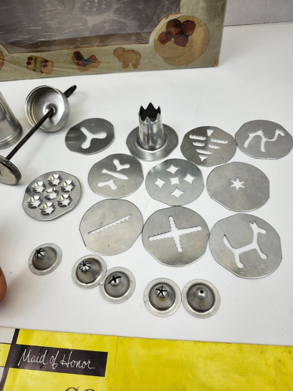 Vintage Maid of Honor Aluminum Cookie Cooky Press and Decorator Set with Discs gallery