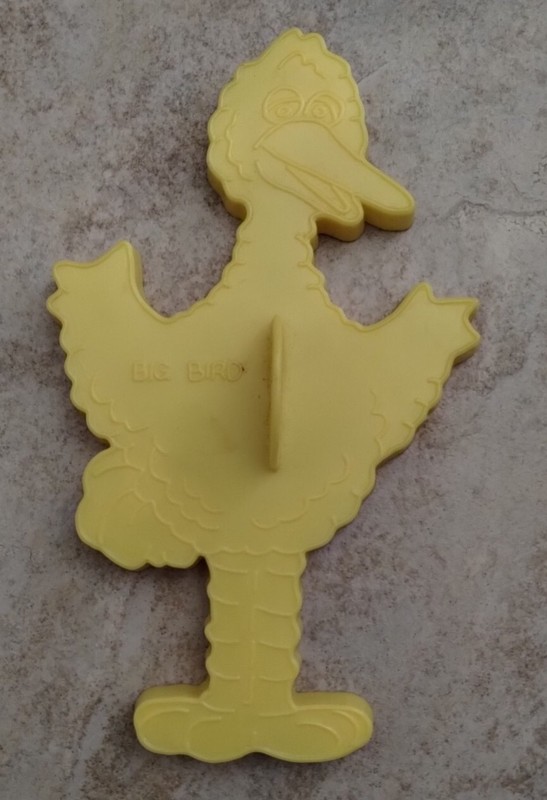 1977 BIG BIRD Yellow Plastic Cookie Cutter Muppets, Inc. Sesame Street 5.75″