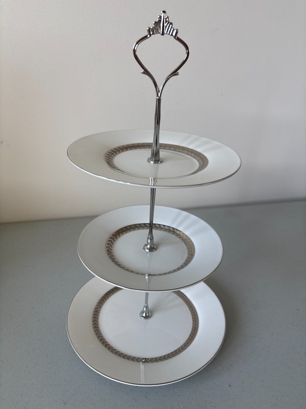 3-tier China Cake Stand-Free Shipping!