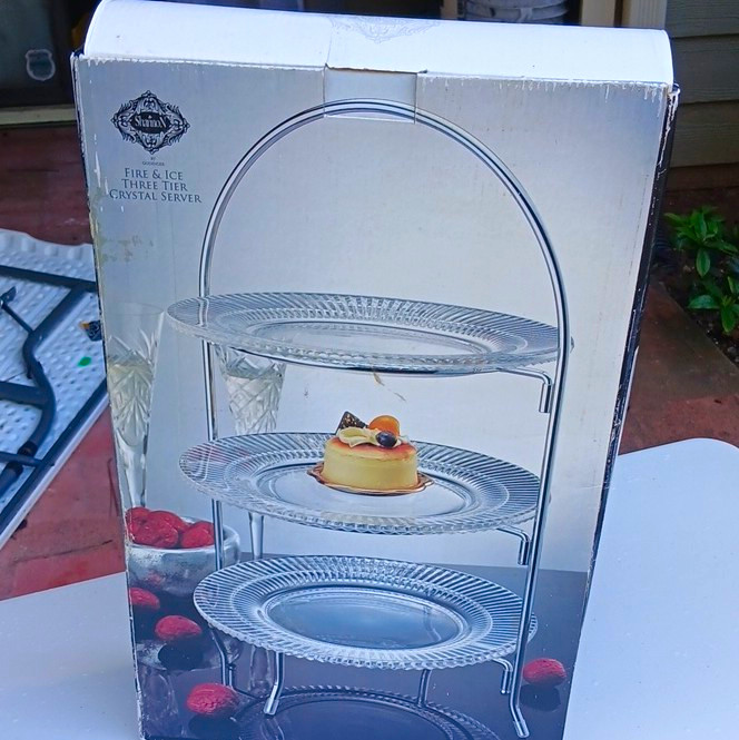 Shannon Crystal by Godinger Fire & Ice 3-Tier Crystal Cake Stand Clear/Silver
