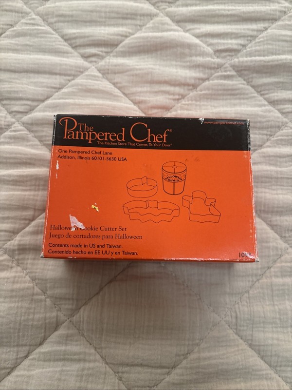 Box Set Pampered Chef Halloween 3 Cookie Cutters Bat Ghost Pumpkin 🎃👻🦇