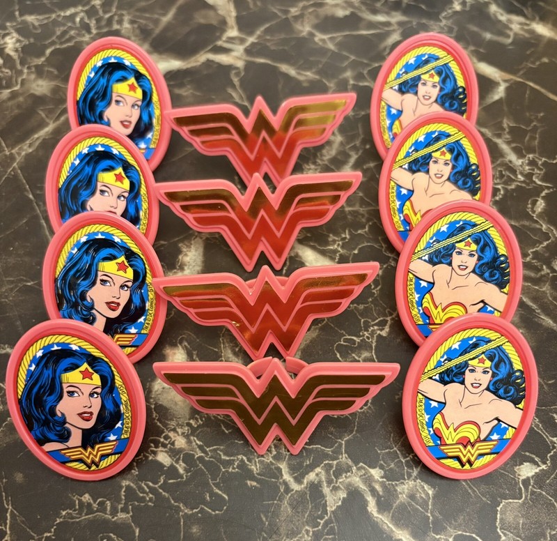 Wonder Woman Pack 36 Cupcake Cake Topper Rings