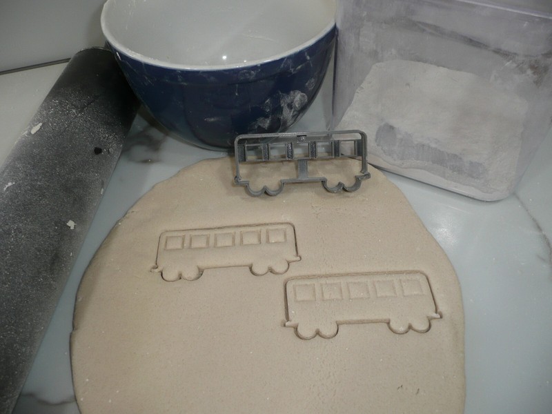 PASSENGER CAR 1 TRAIN COOKIE CUTTER USA PR5322 gallery