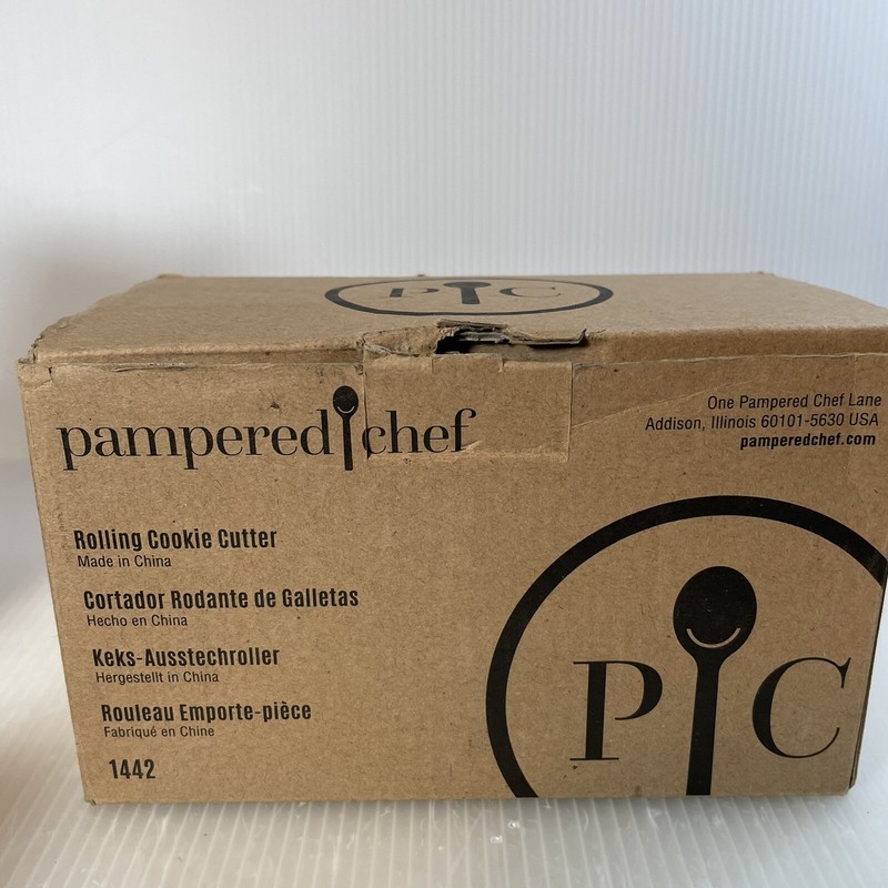 Pampered Chef Rolling Cookie Cutter 1442