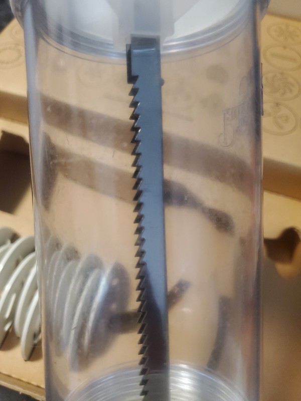 Pampered Chef Cookie Press #1525 In Box White With 16 Discs gallery