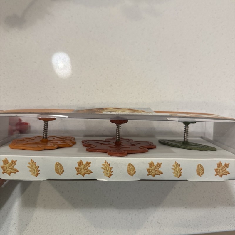 Williams Sonoma Pie Crust Cutters Fall Autumn Pumpkin Leaf Thanksgiving gallery