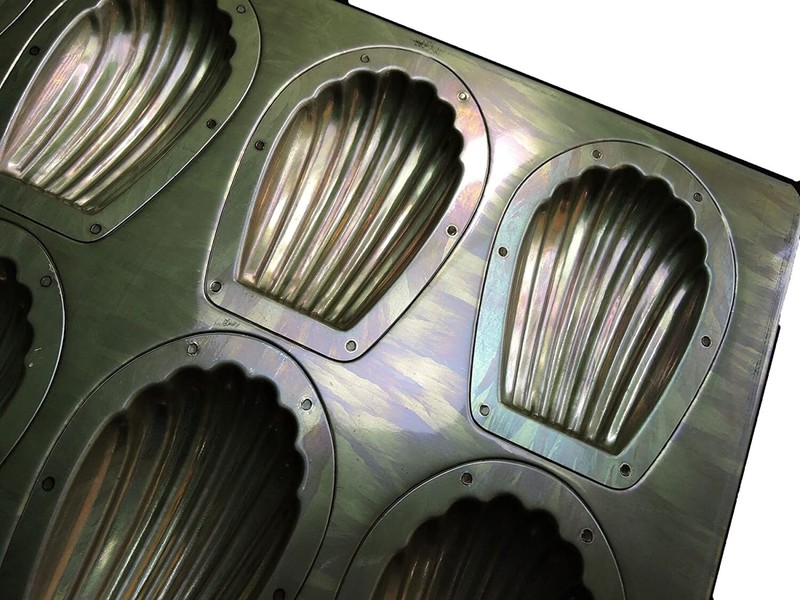 Chiyoda metal Shellfish cake Madeleine mold 8P Baking sheet oven New Courier gallery