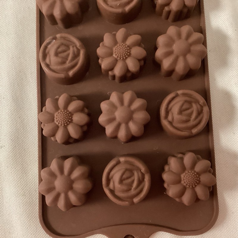 Lot of Six /6 Chocolate Candy Molds Silicone Christmas Valentine Flowers Heart gallery