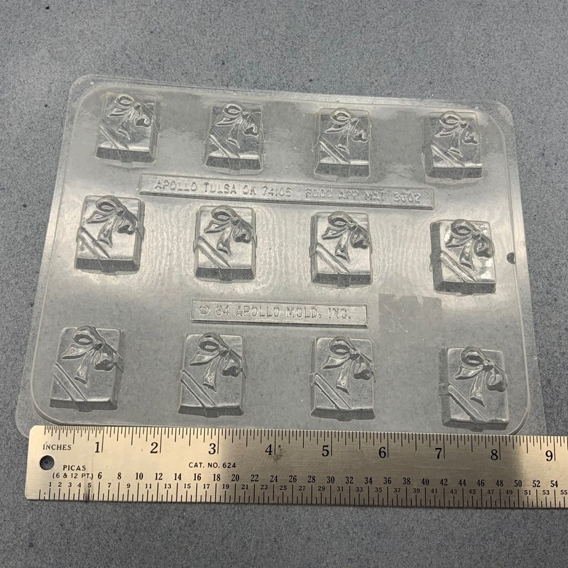 Plastic Candy Craft Mold Gift Box Ribbon Bow Christmas Present Birthday gallery