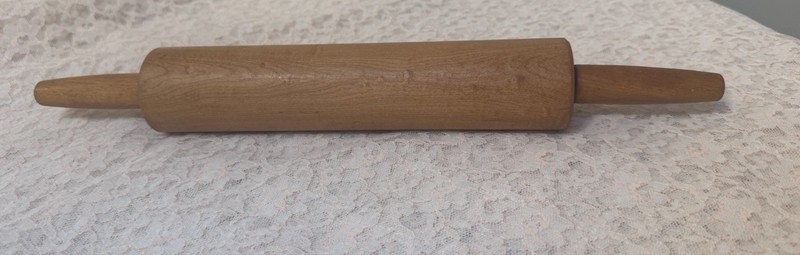Vintage Solid Maple One Piece Rolling Pin 17″, Antique Wooden Farmhouse