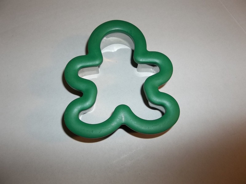 Wilton Green Silicone Comfort-Grip Metal Cookie Cutter 4″ Inch Gingerbread Man