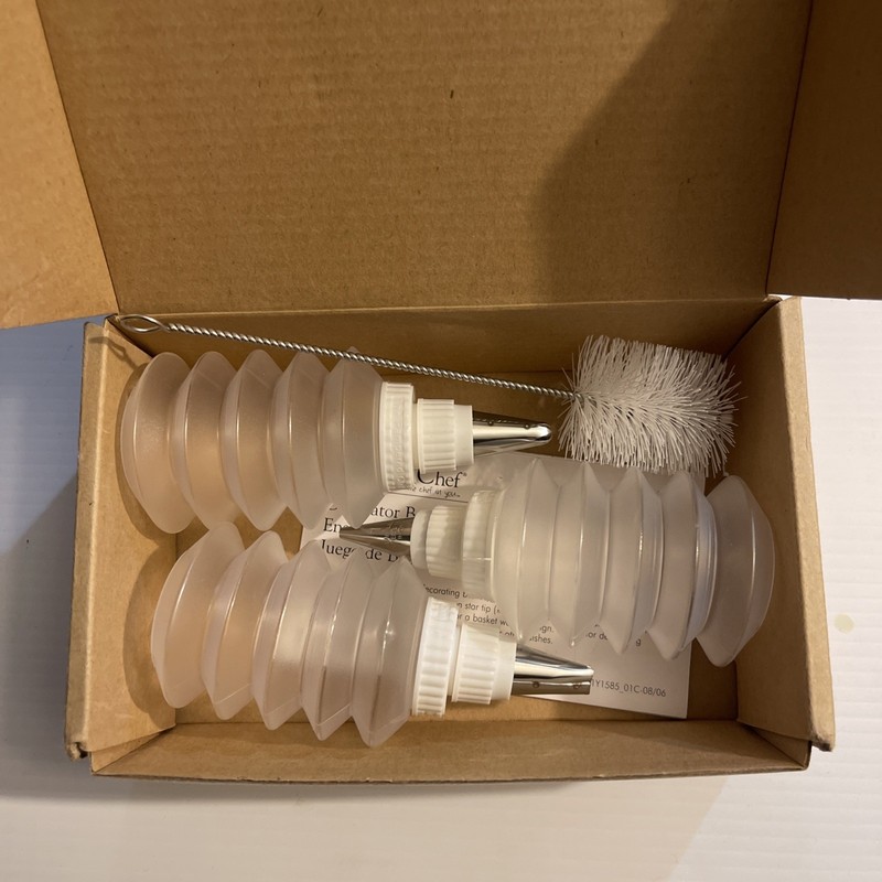 NIB The Pampered Chef Decorator Bottle Set 1585 w/3 Bottles and 1 Brush