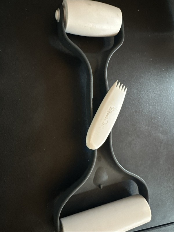 Pampered Chef Baker’s Roller Double Ended Rolling Pin Pastry Dough gallery