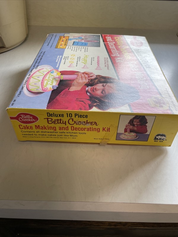 VINTAGE Betty Crocker Cake Mixing & Decorating Kit #224 Kids Children 10 Pc NEW gallery
