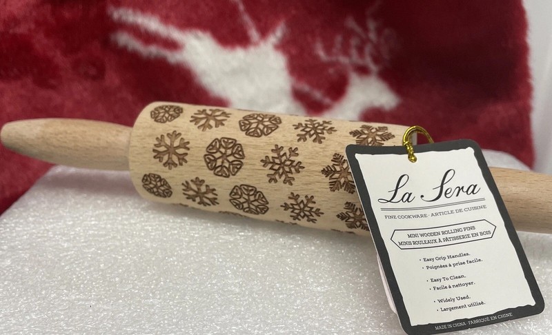 La Sera Mini Rolling Pin Nordic Christmas Snowflakes Embossed - Wooden - NWT