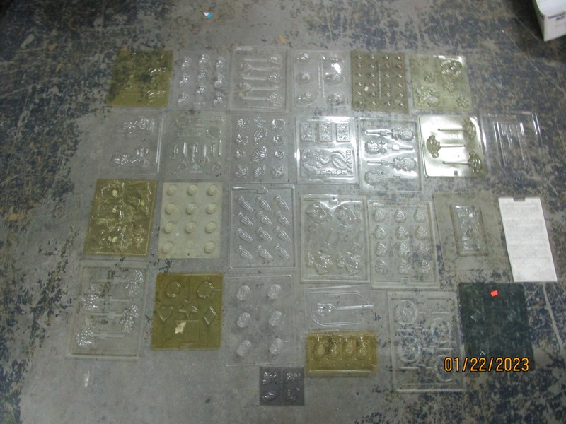 26 Assorted Vtg Plastic Candy Chocolate Molds East Coast Apollo & More Lot 8